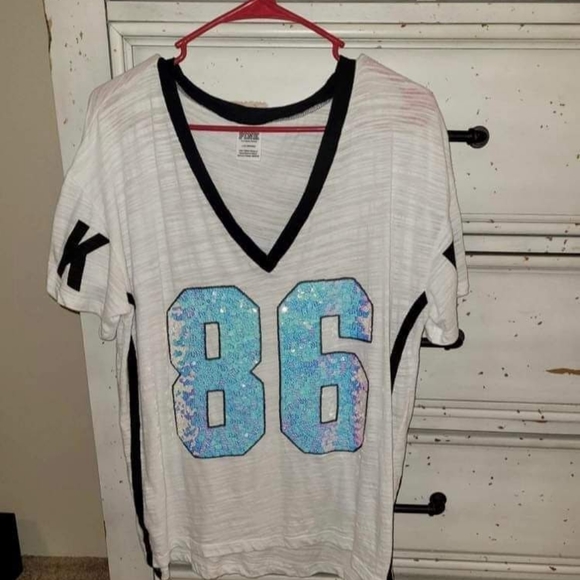 ISO 🚨 I'M LOOKING FOR THESE VS Pink items - Picture 8 of 15